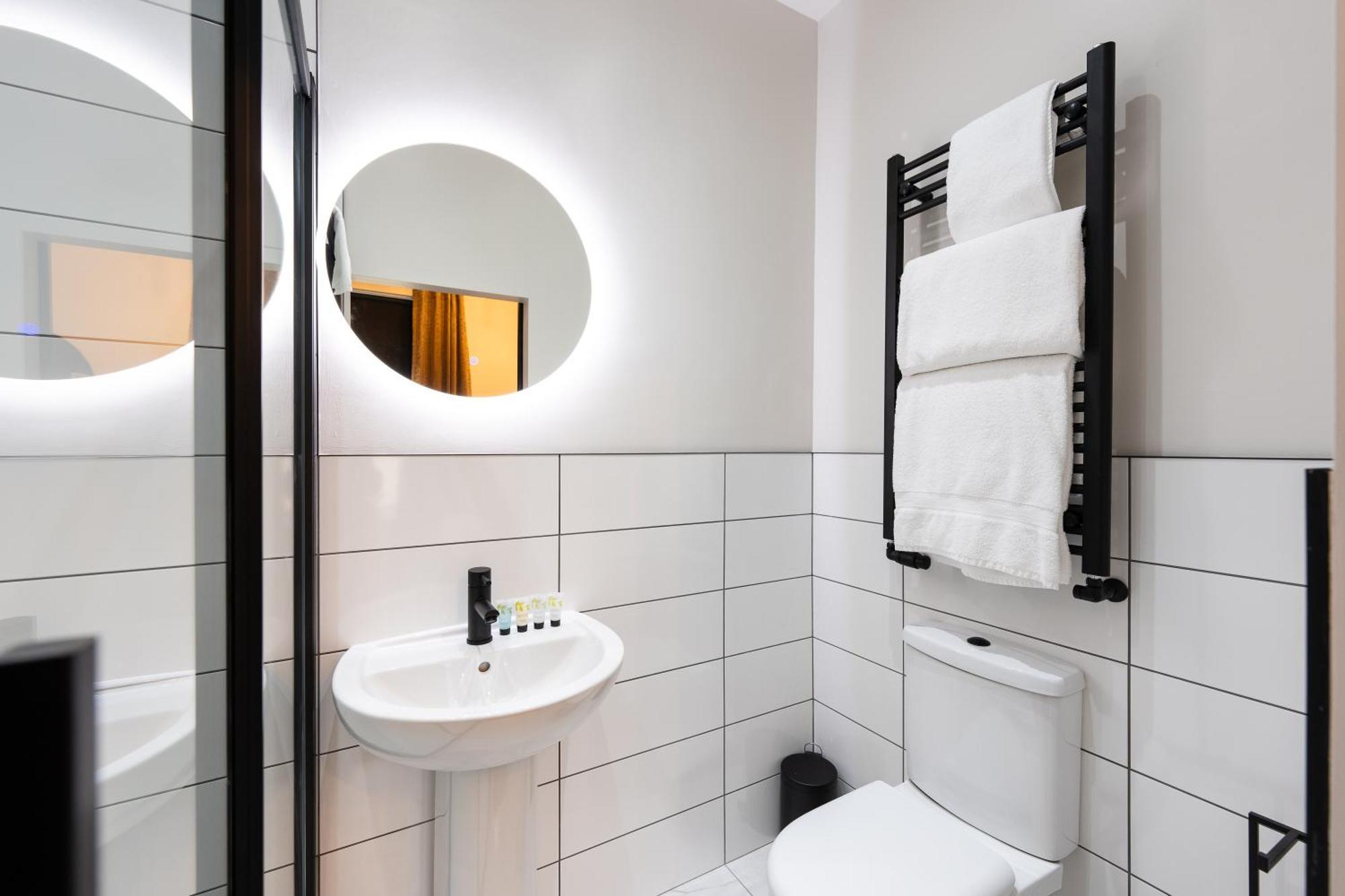 Home @ Arkles Lane Liverpool Extérieur photo