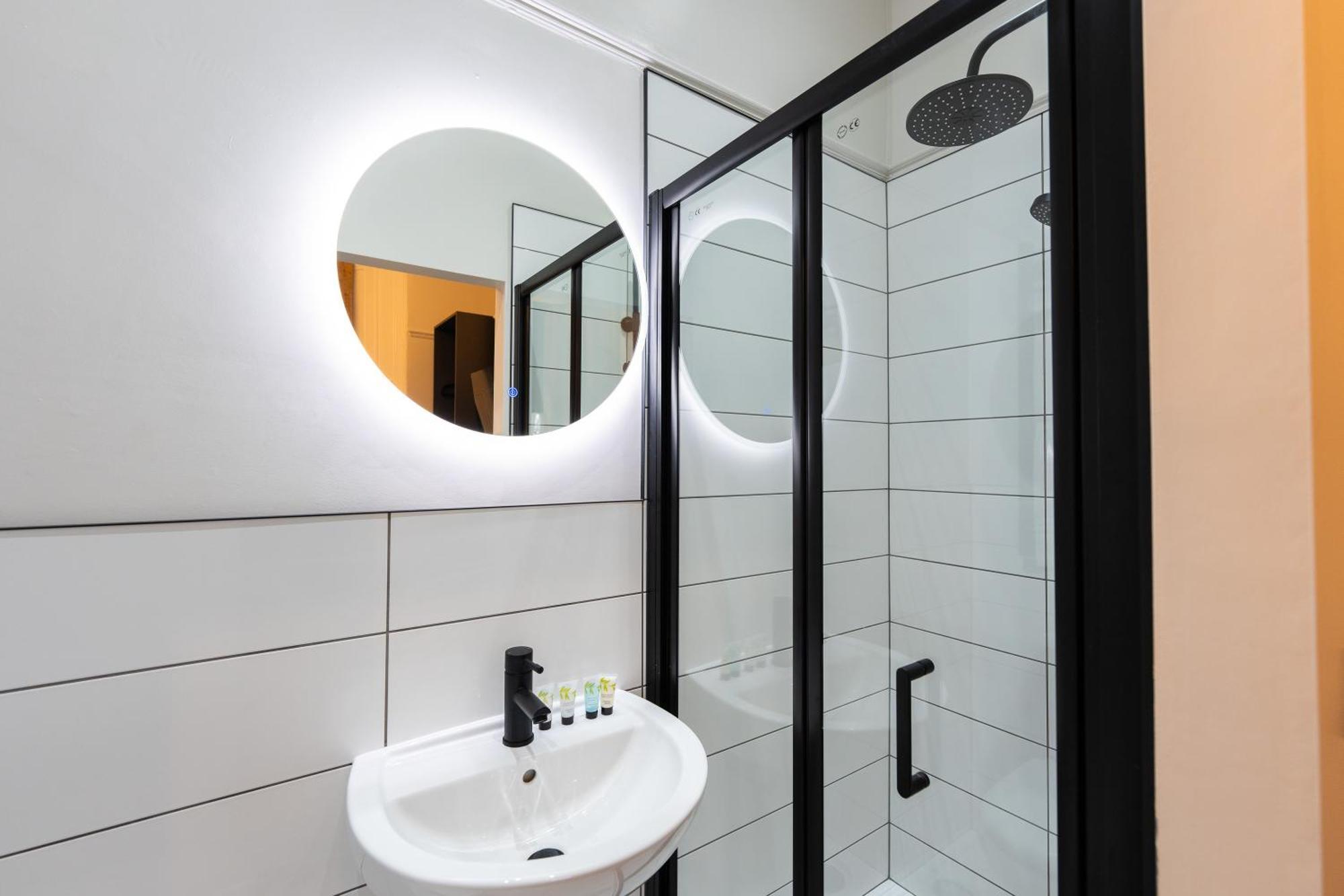 Home @ Arkles Lane Liverpool Extérieur photo